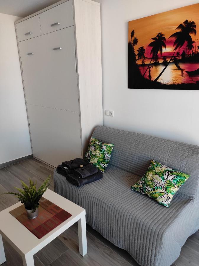 Estudio Recien Reformado En Primera Linea De Playa Apartment Benalmadena Exterior photo