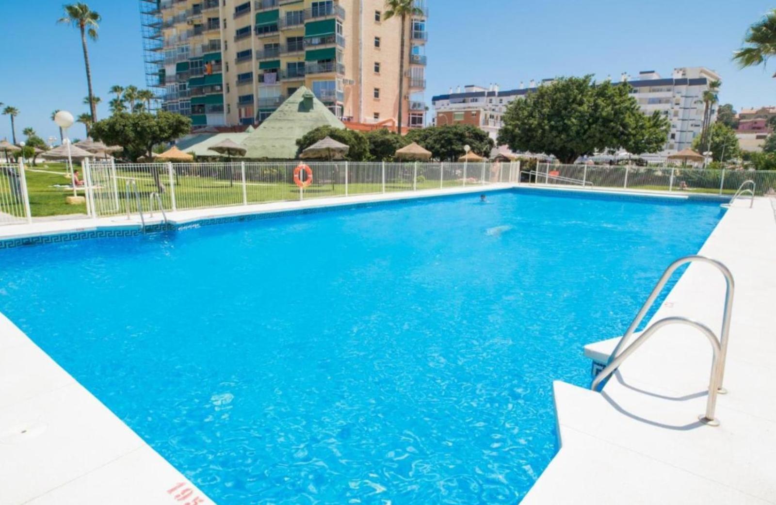 Estudio Recien Reformado En Primera Linea De Playa Apartment Benalmadena Exterior photo